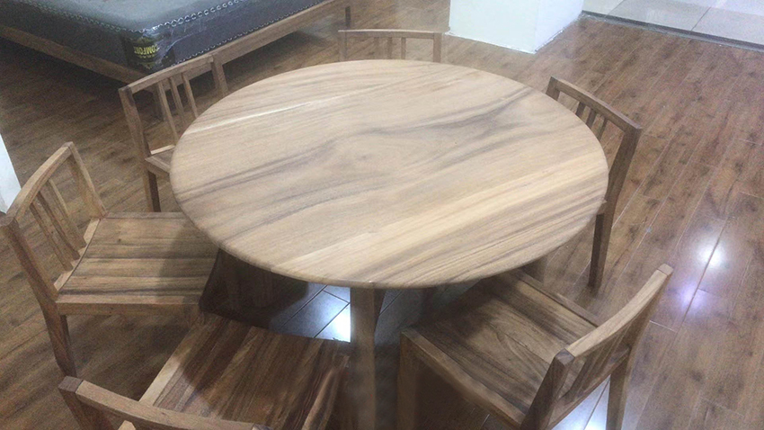 奇艺白蜡木餐桌
